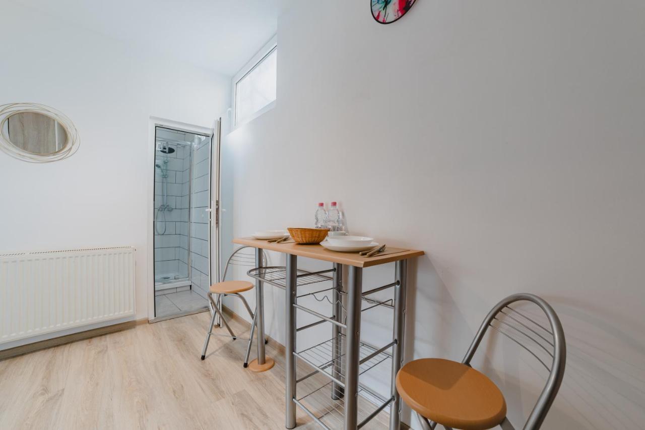 Appartamento Old Town Studio Braşov Esterno foto